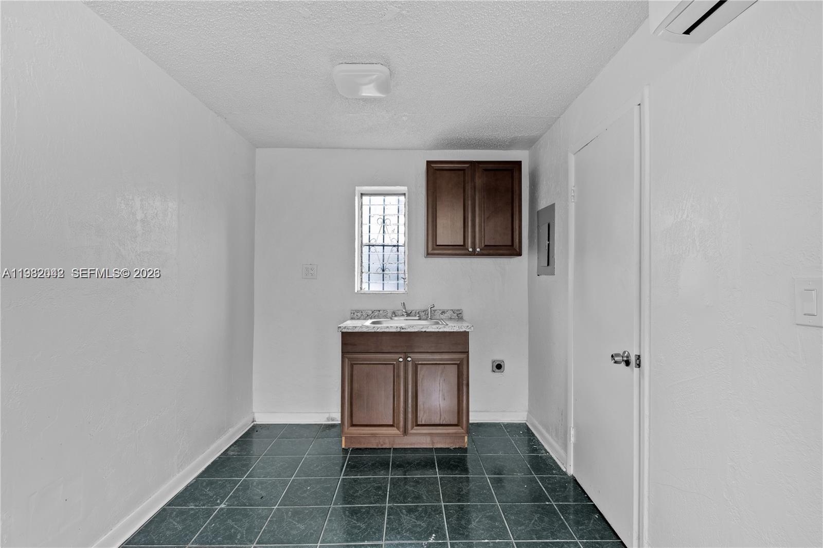 1445 Nw 2nd Ave 3 Property Photo 8