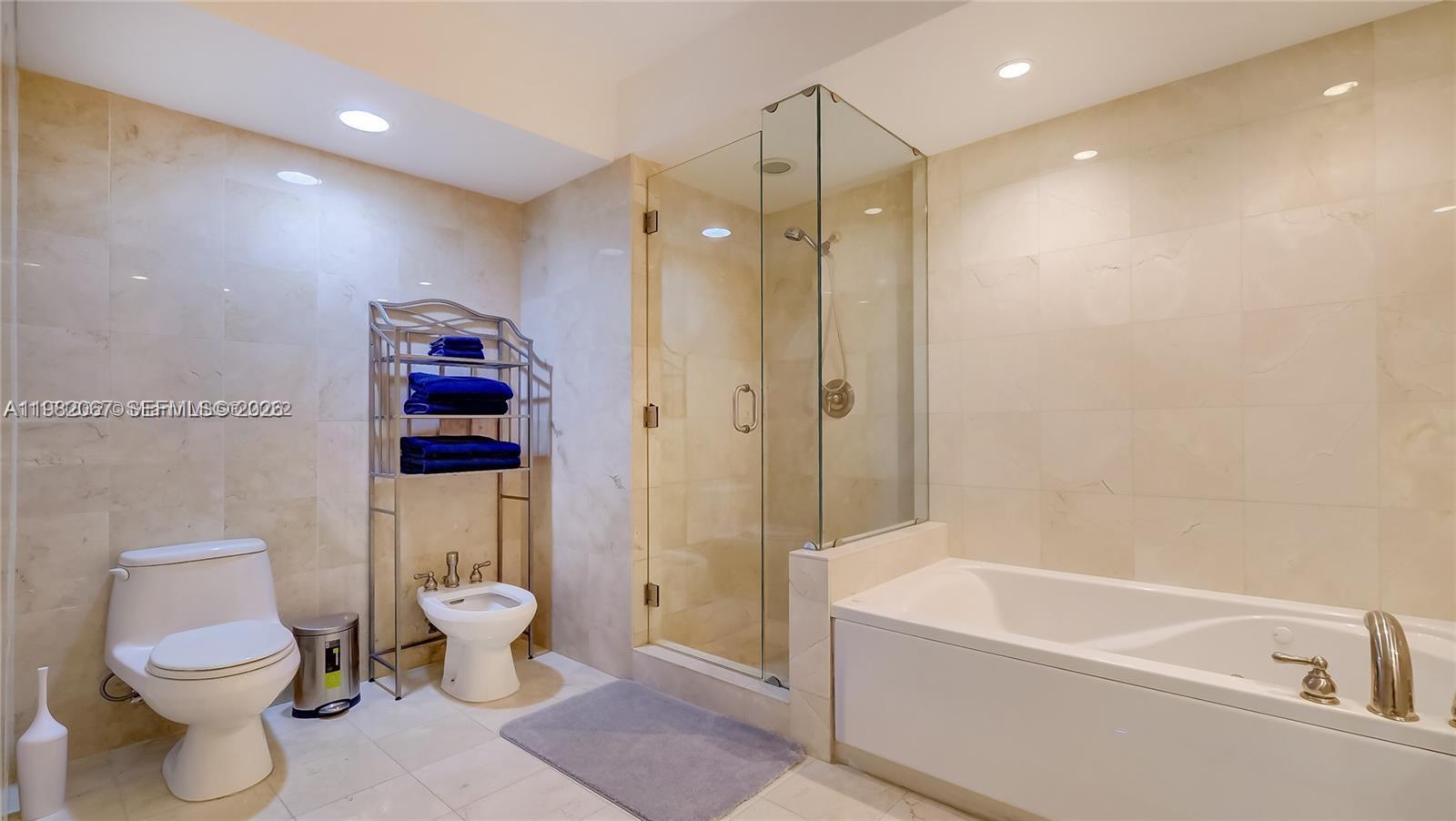 6365 Collins Ave 3802 Property Photo 11