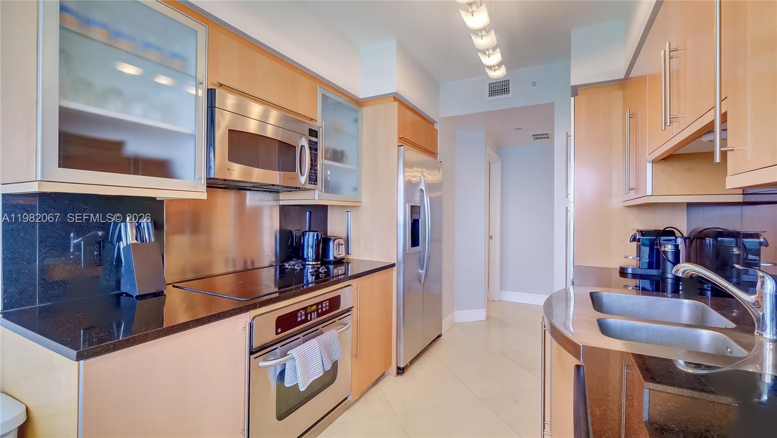 6365 Collins Ave 3802 Property Photo 15