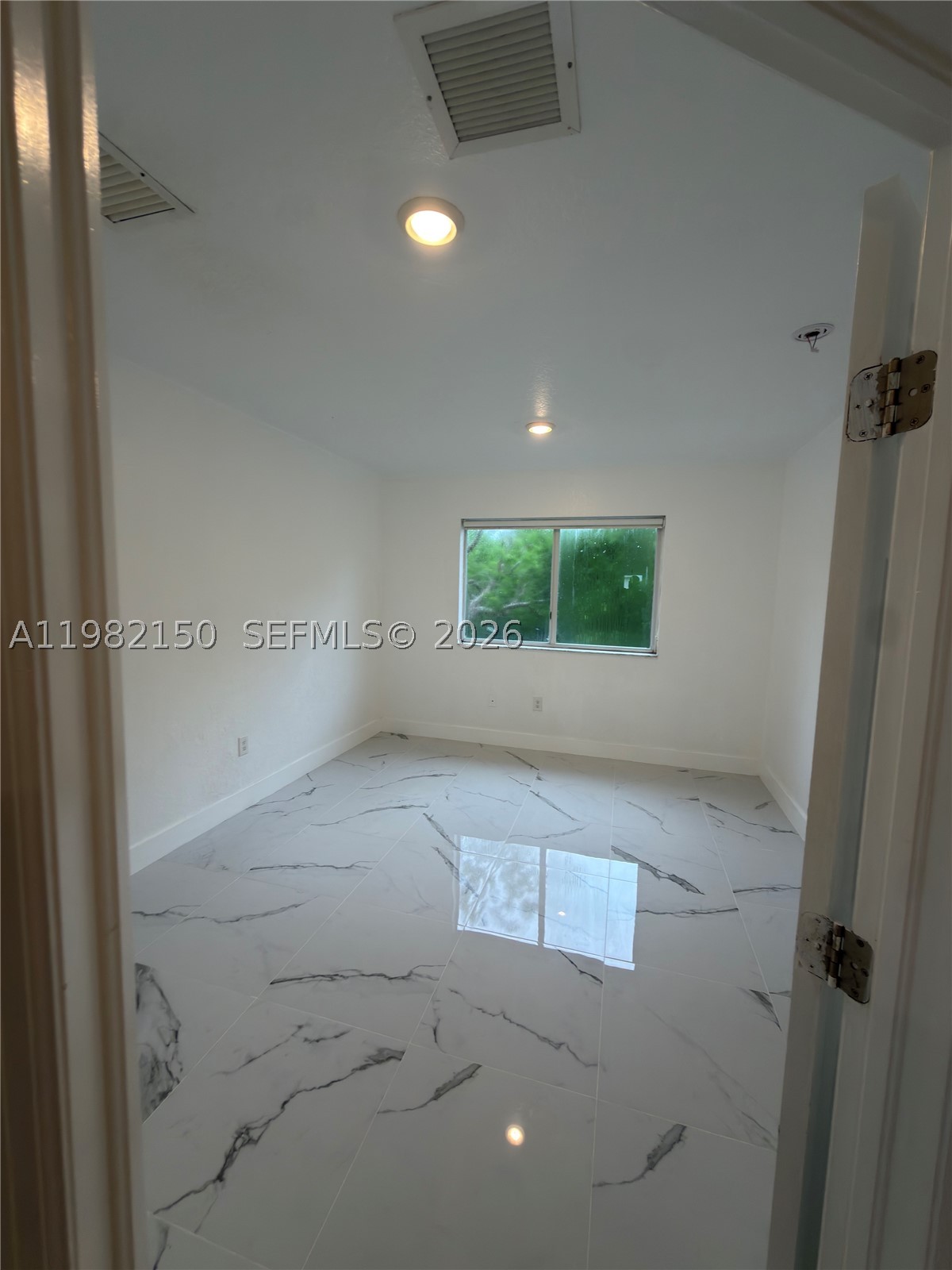 689 Nw 6th St 689 Property Photo 11