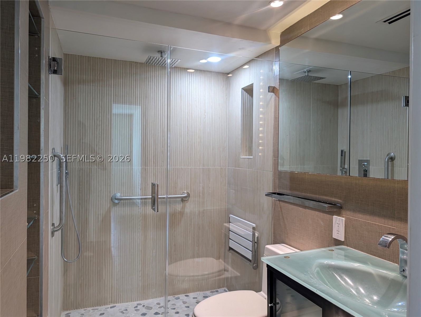 199 Ocean Lane Dr 1009 Property Photo 20