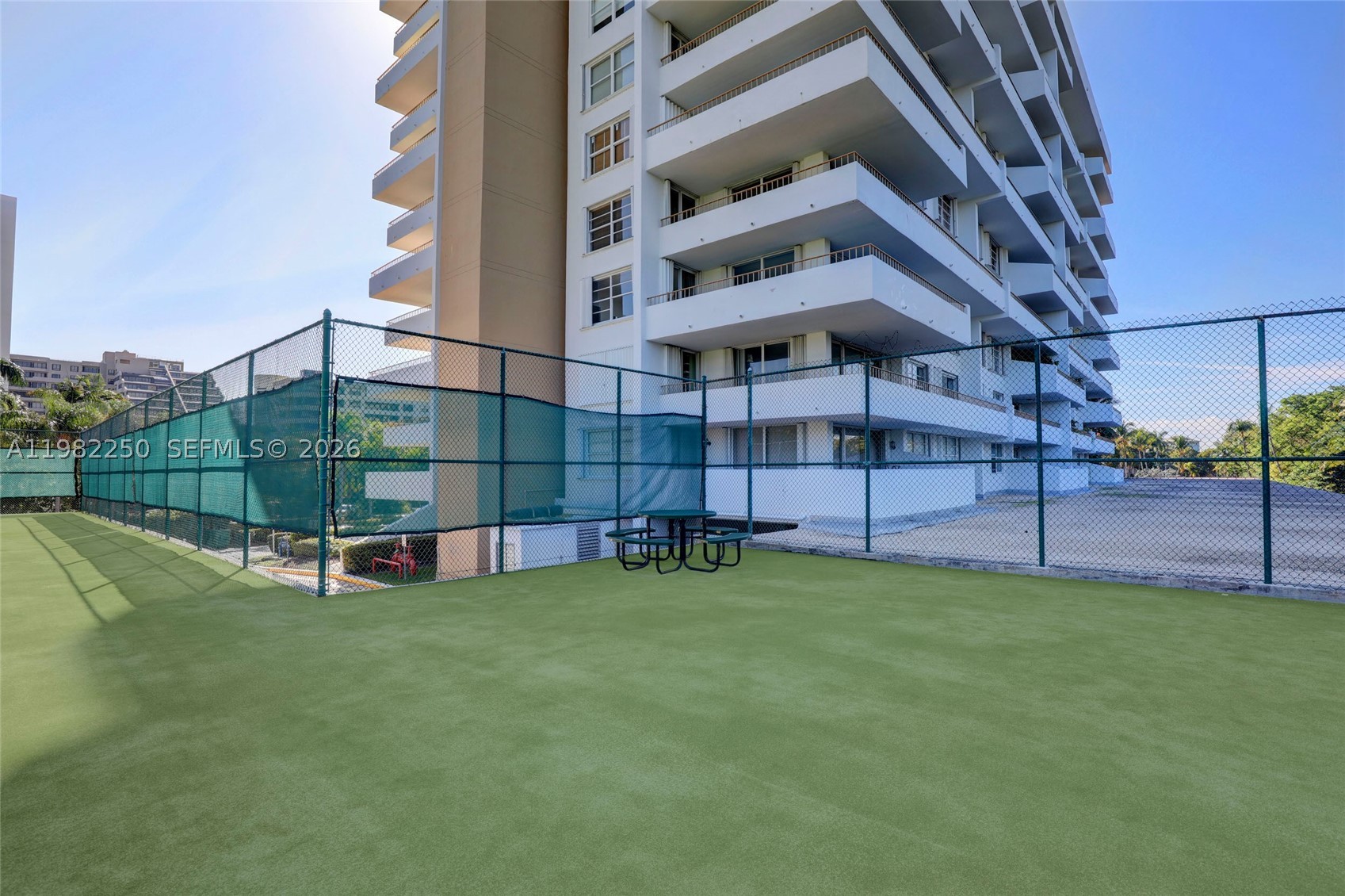 199 Ocean Lane Dr 1009 Property Photo 30