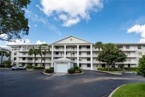 1713 Whitehall Dr 302