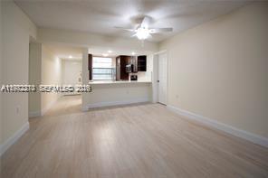 1713 Whitehall Dr 302 Property Photo 5