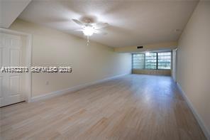 1713 Whitehall Dr 302 Property Photo 7