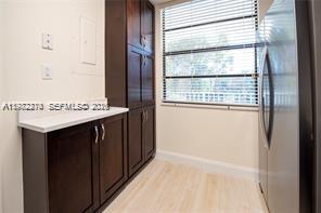 1713 Whitehall Dr 302 Property Photo 10