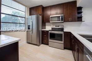 1713 Whitehall Dr 302 Property Photo 12