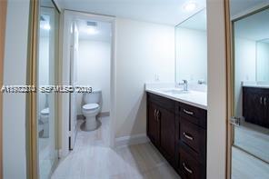 1713 Whitehall Dr 302 Property Photo 17