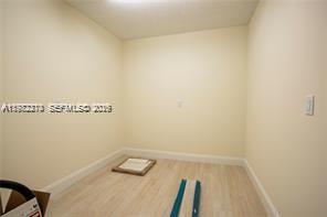 1713 Whitehall Dr 302 Property Photo 20