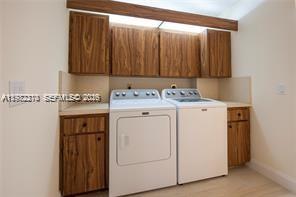 1713 Whitehall Dr 302 Property Photo 21