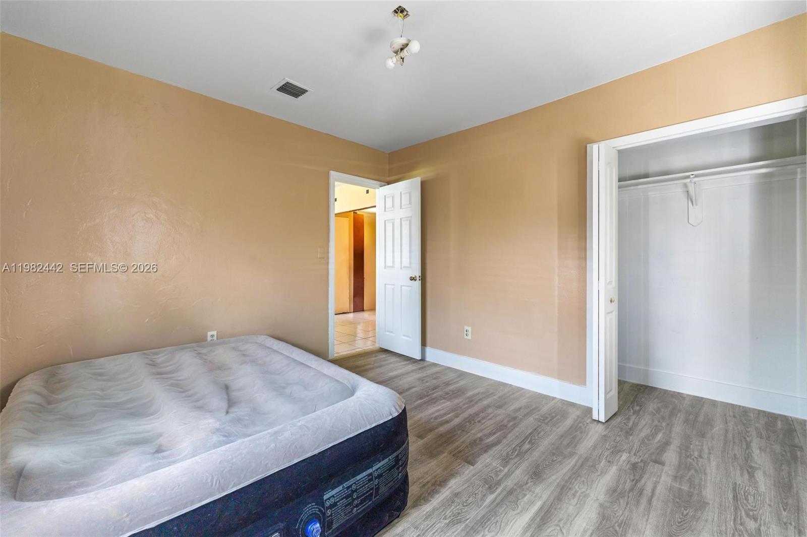 6223 Nw Miami Pl Property Photo 11