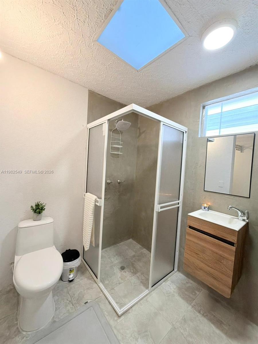 A11982549 Property Photo 26