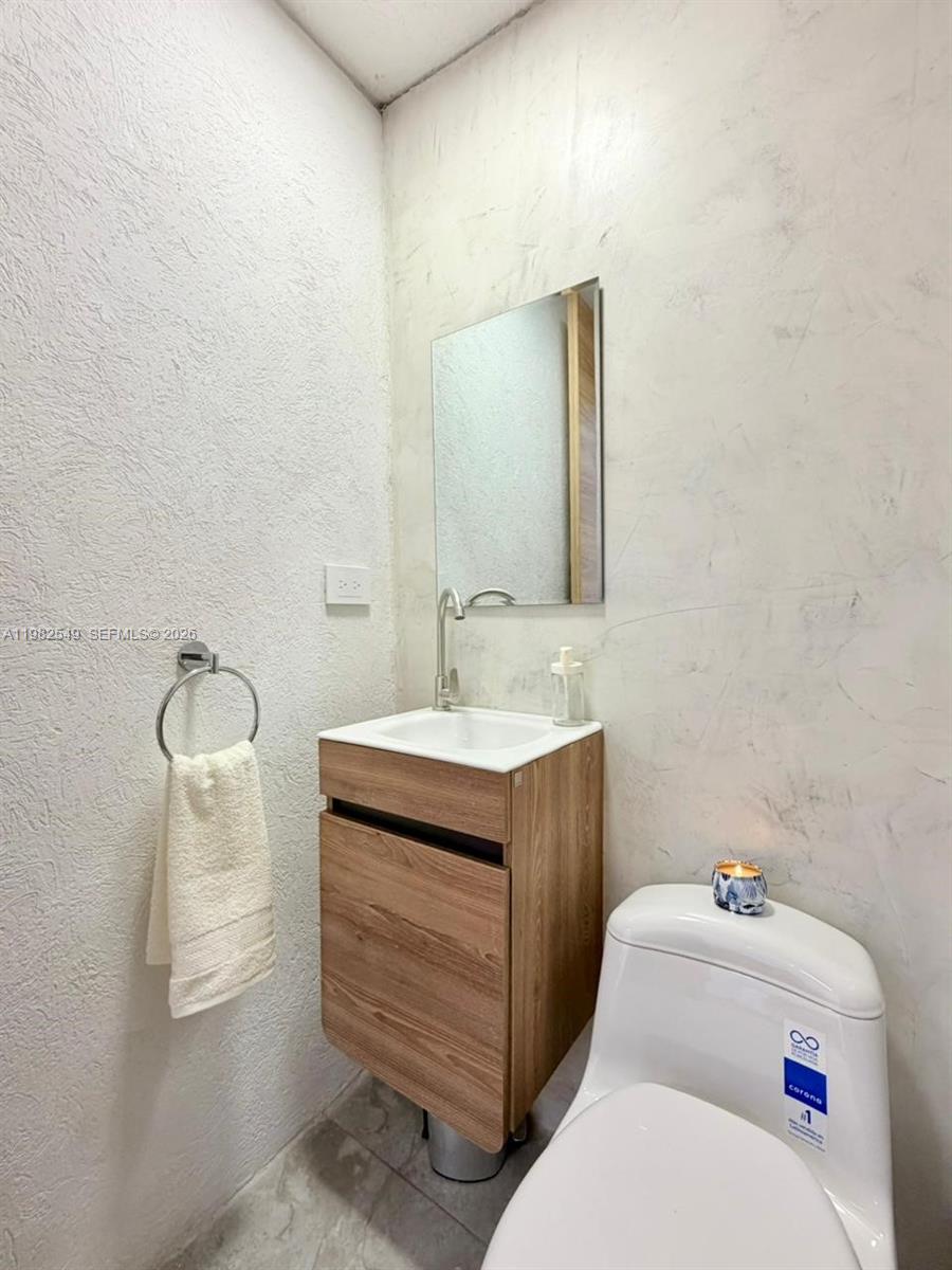 A11982549 Property Photo 29