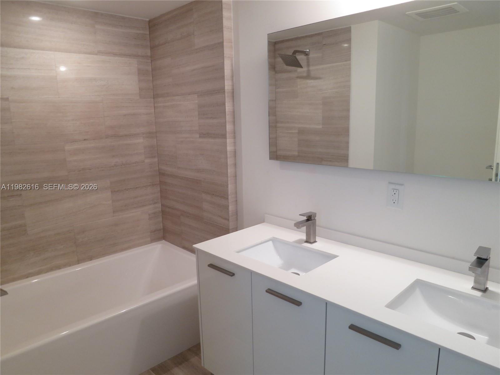1300 Brickell Bay Dr 1100 Property Photo 4