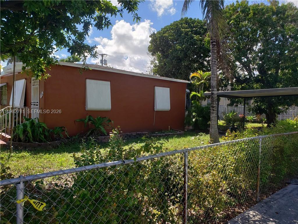 11970 Nw 10th Ave Property Photo 3