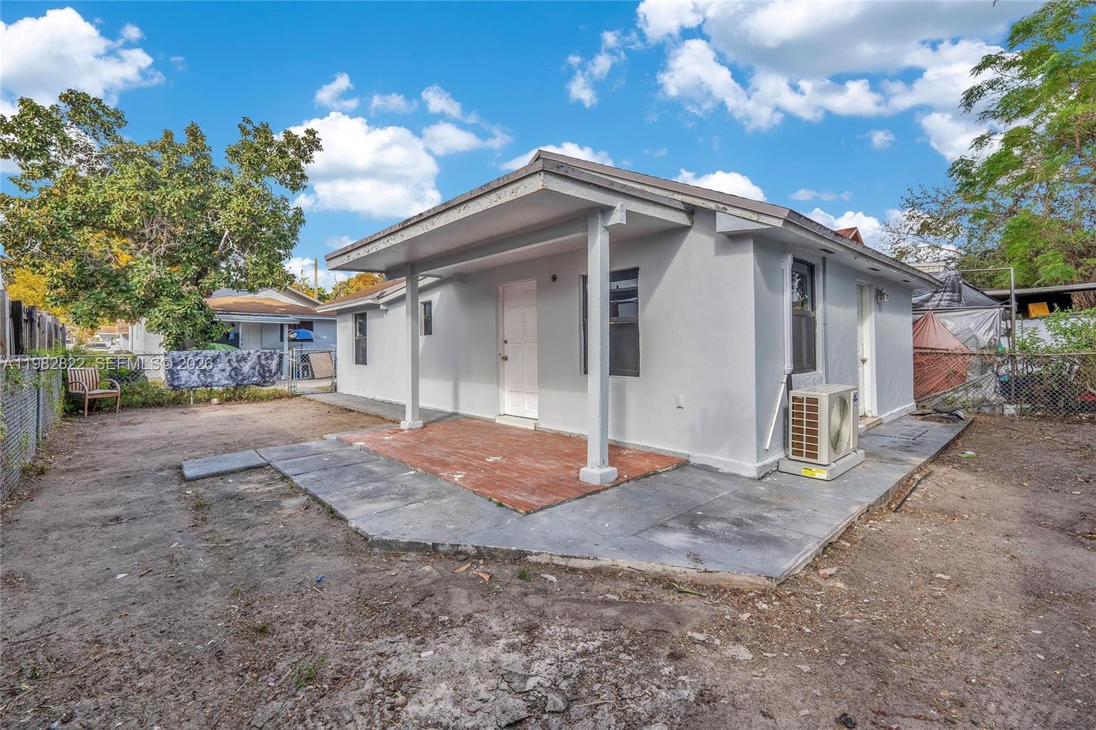 2428 NW 28th St REAR Property Photo 1
