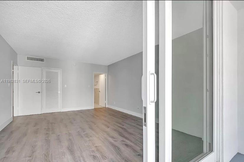 5401 Collins Ave 411 Property Photo 6