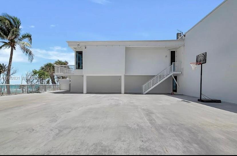 5401 Collins Ave 411 Property Photo 26