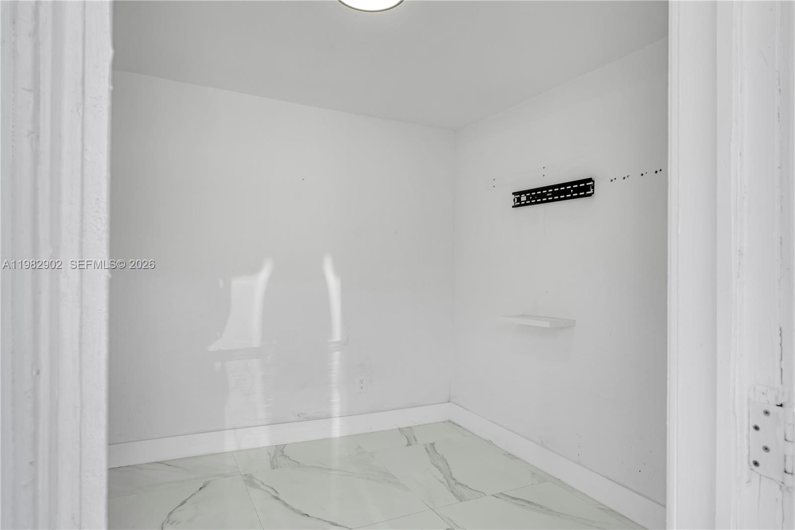 250 Nw 34th Ave Property Photo 5