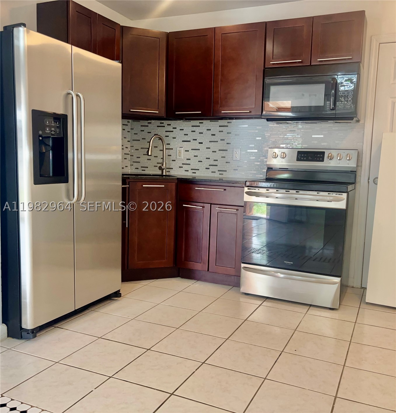 2016 Ne 26th St 2 Property Photo 4