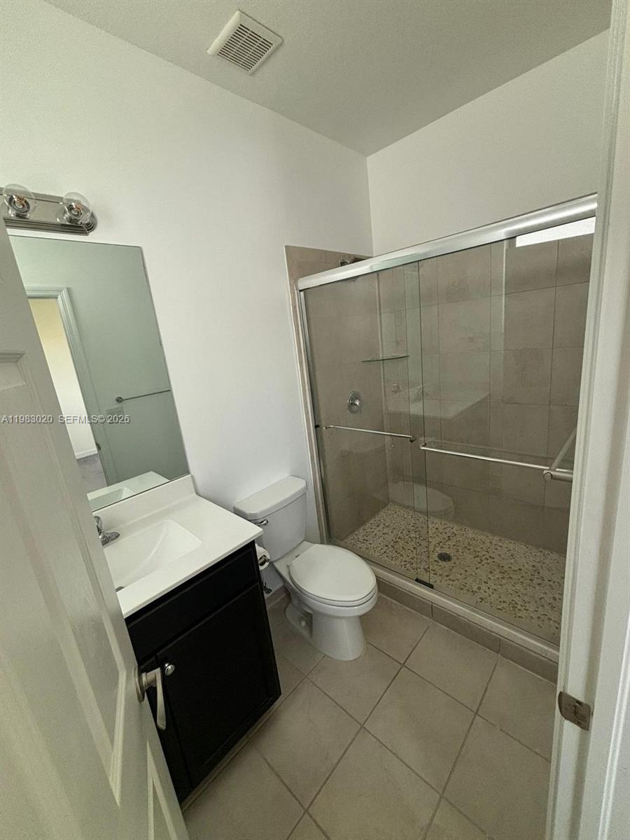 3337 W 105th Ter Property Photo 7