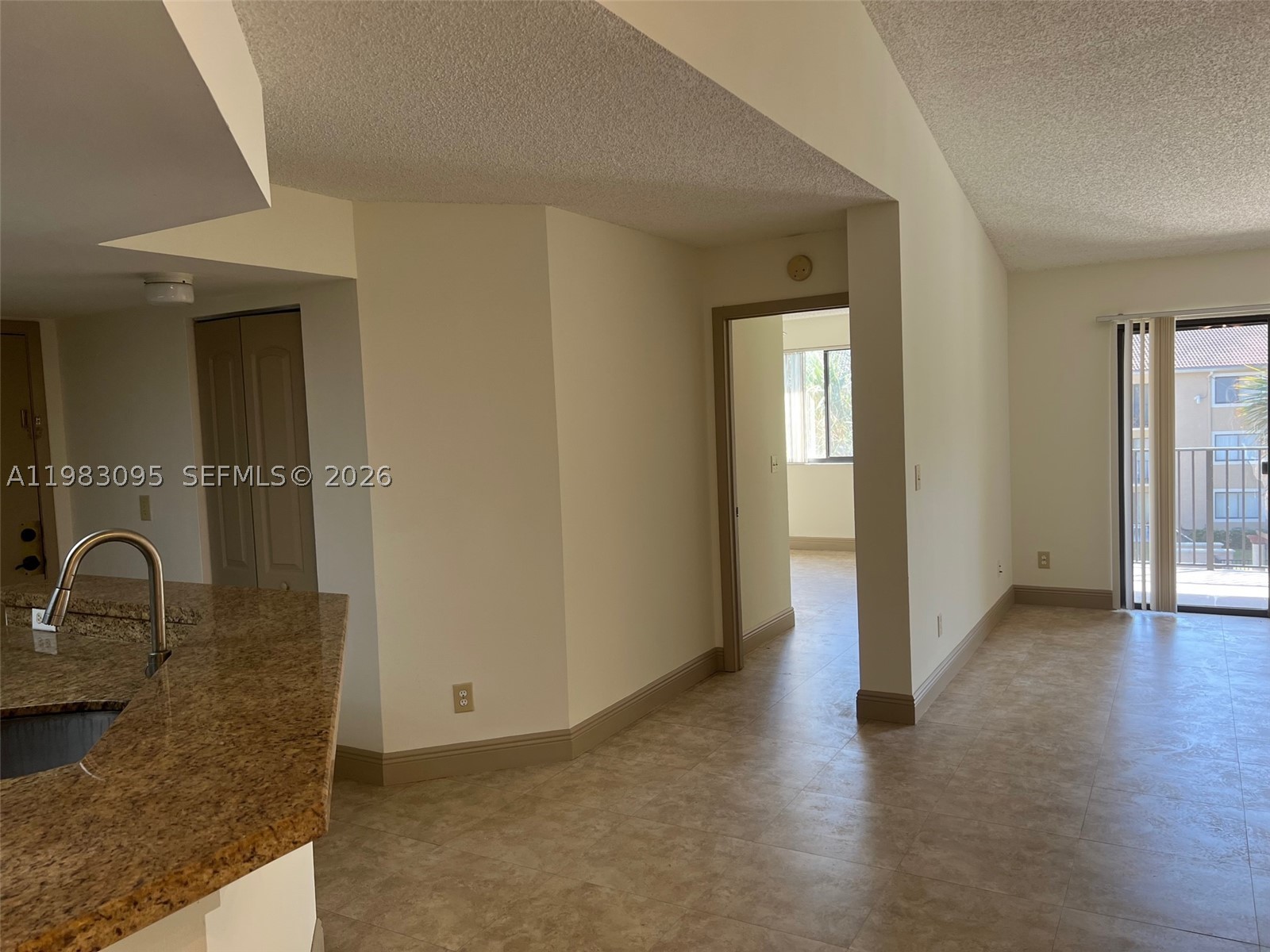A11983095 Property Photo 3