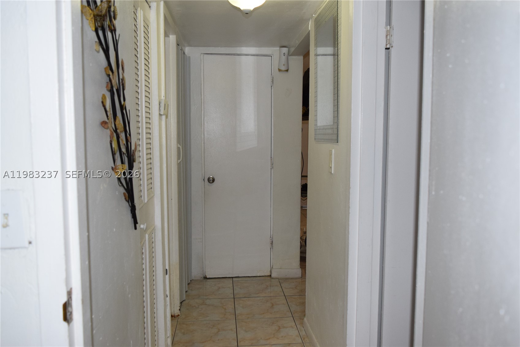 1335 W 68th St 106 Property Photo 7