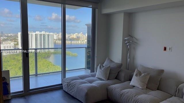 16385 Biscayne Blvd 2702 Property Photo 4