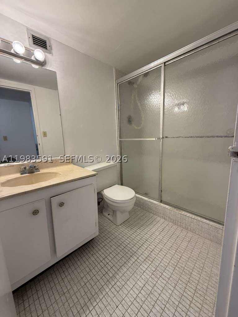 16909 N Bay Rd 211 Property Photo 13