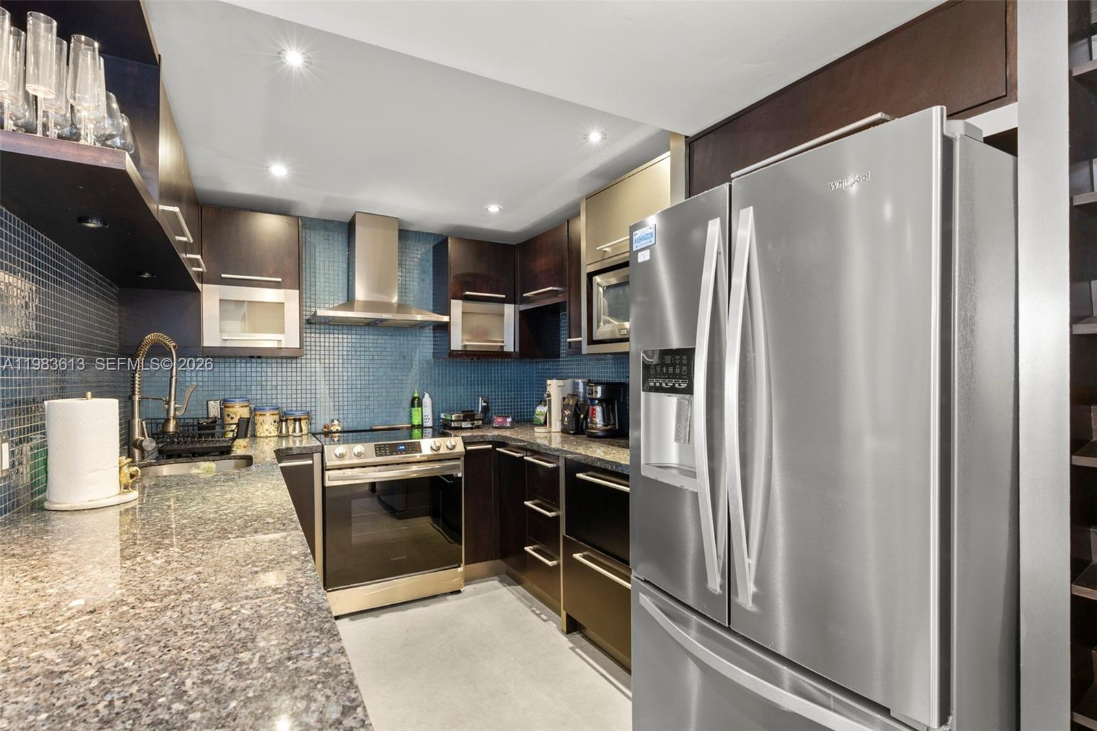 2500 Parkview Dr 2319 Property Photo 6