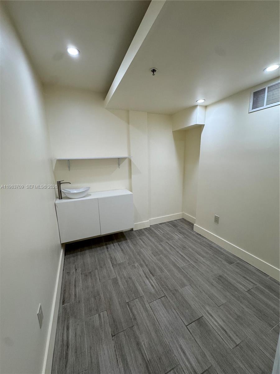 110 Washington Ave Cu-7 Property Photo 10