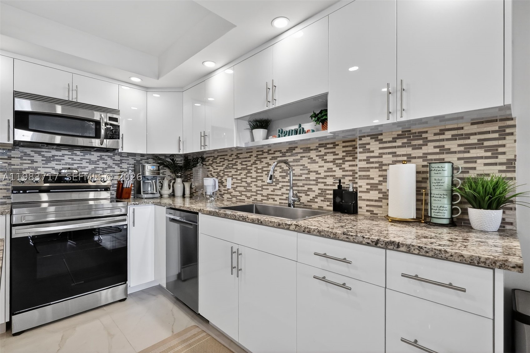 1410 S Ocean Dr 601 Property Photo 12