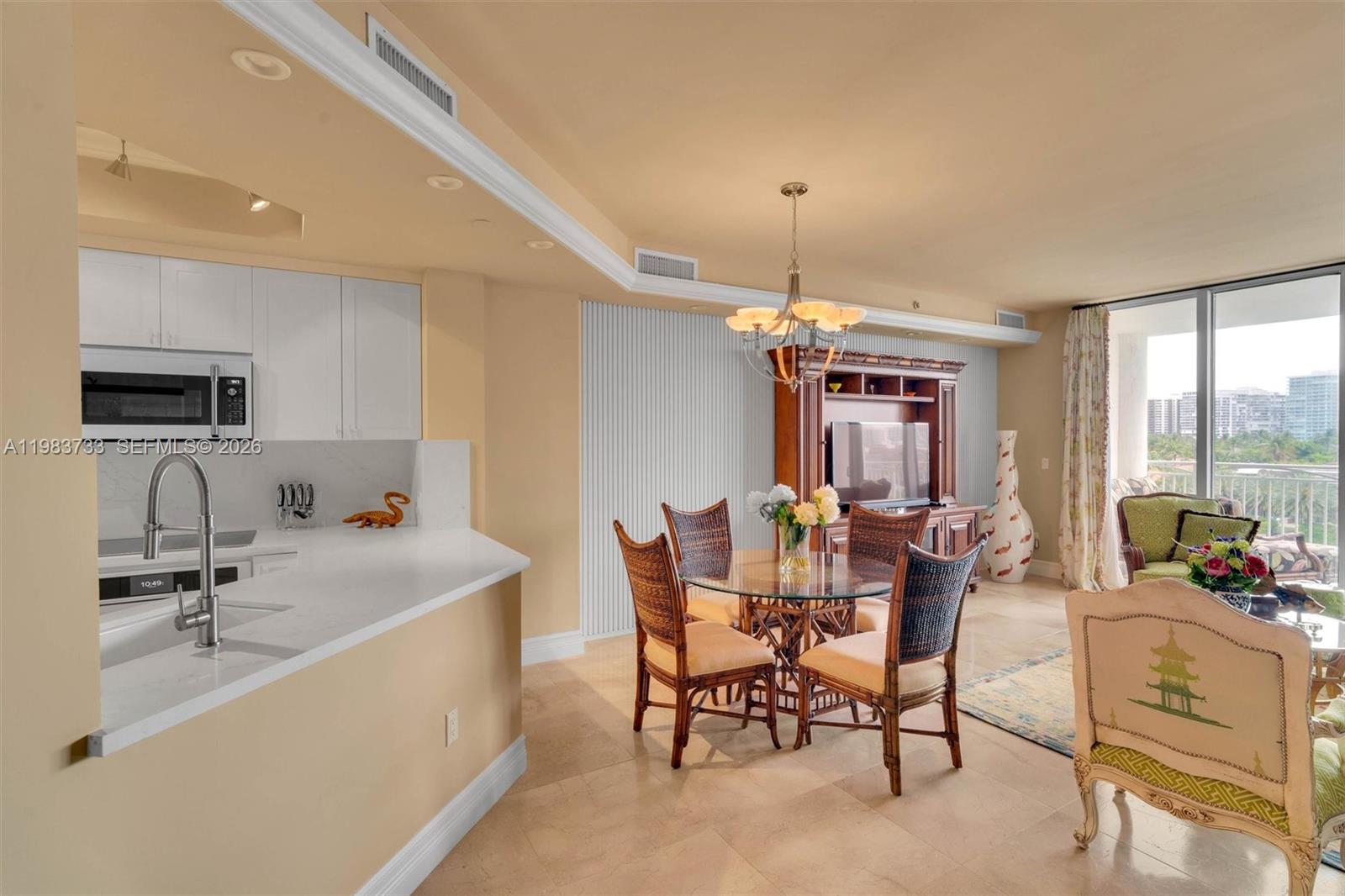 9751 E Bay Harbor Dr 6c Property Photo 6