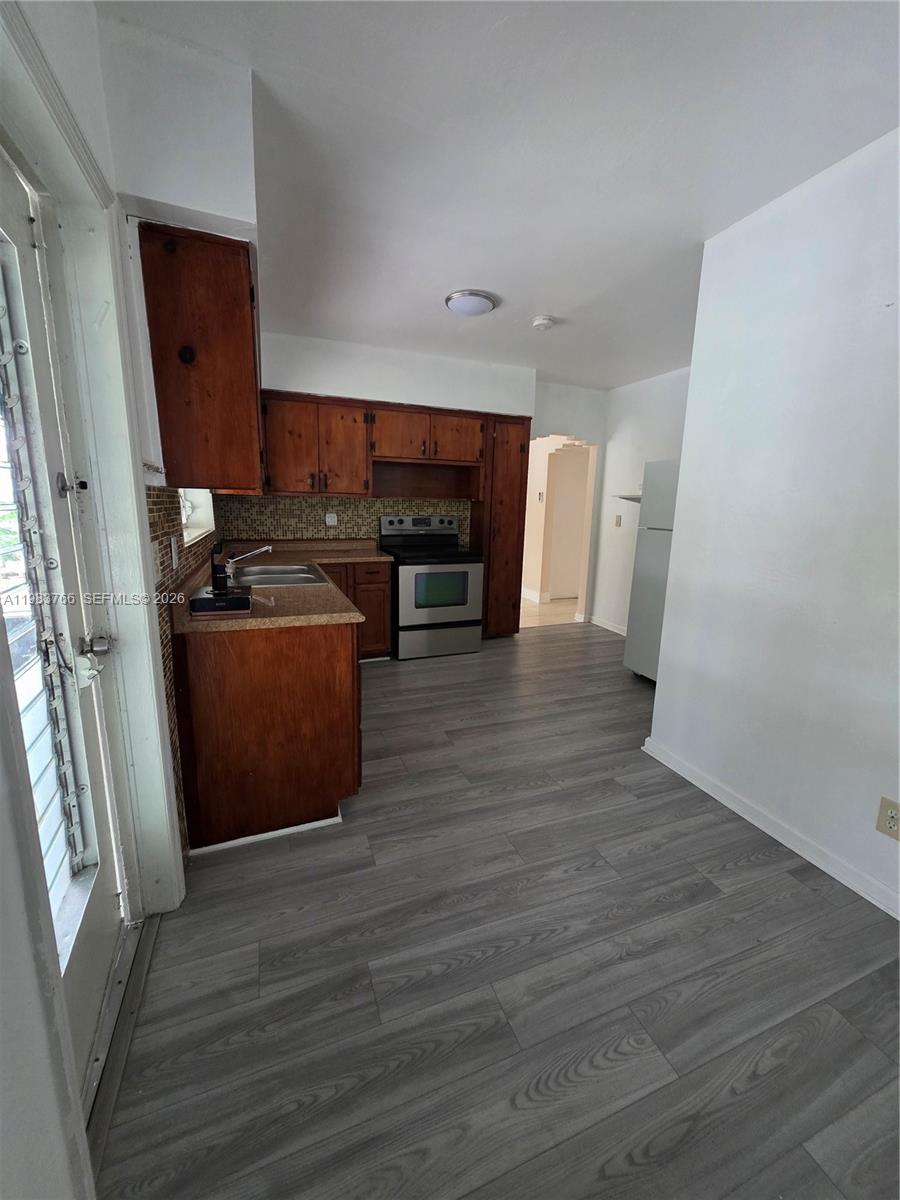 A11983766 Property Photo 5