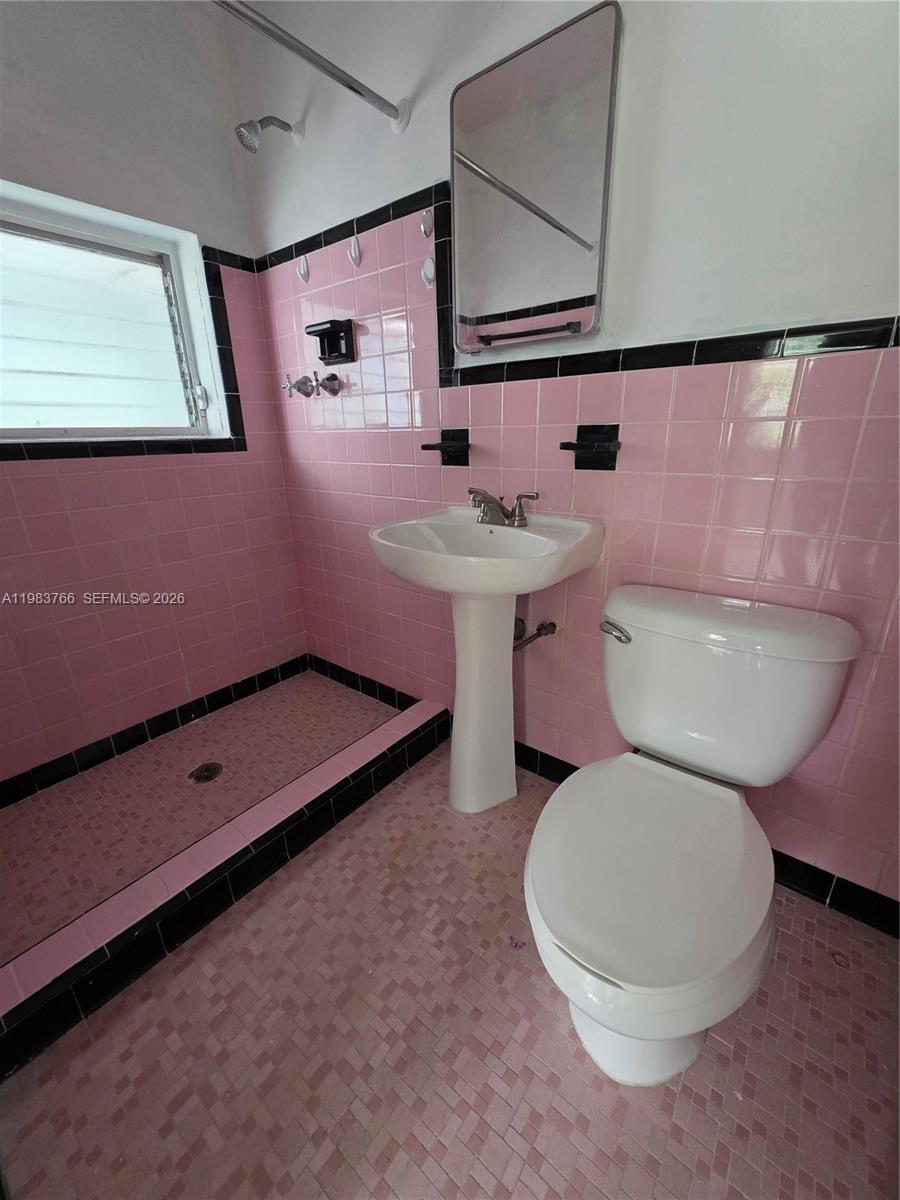 A11983766 Property Photo 10