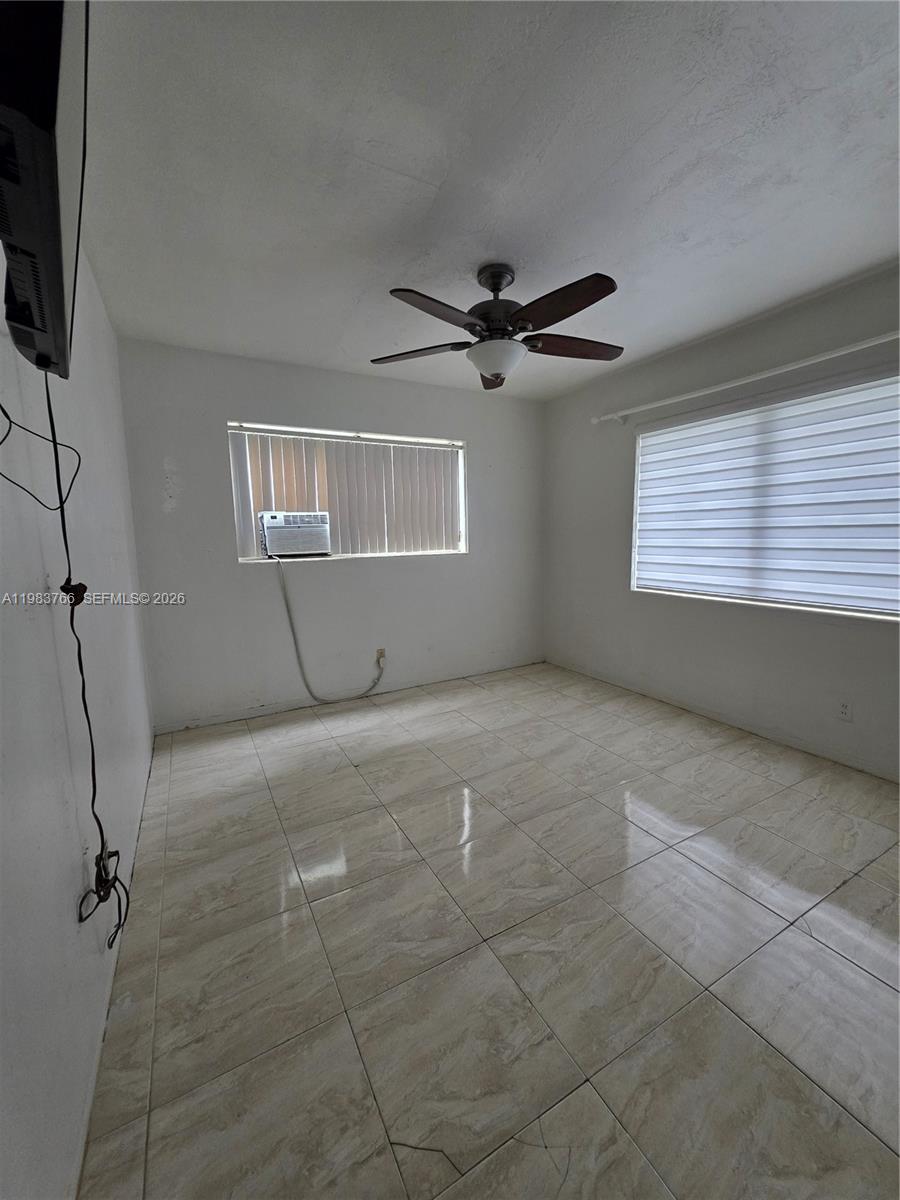 A11983766 Property Photo 11