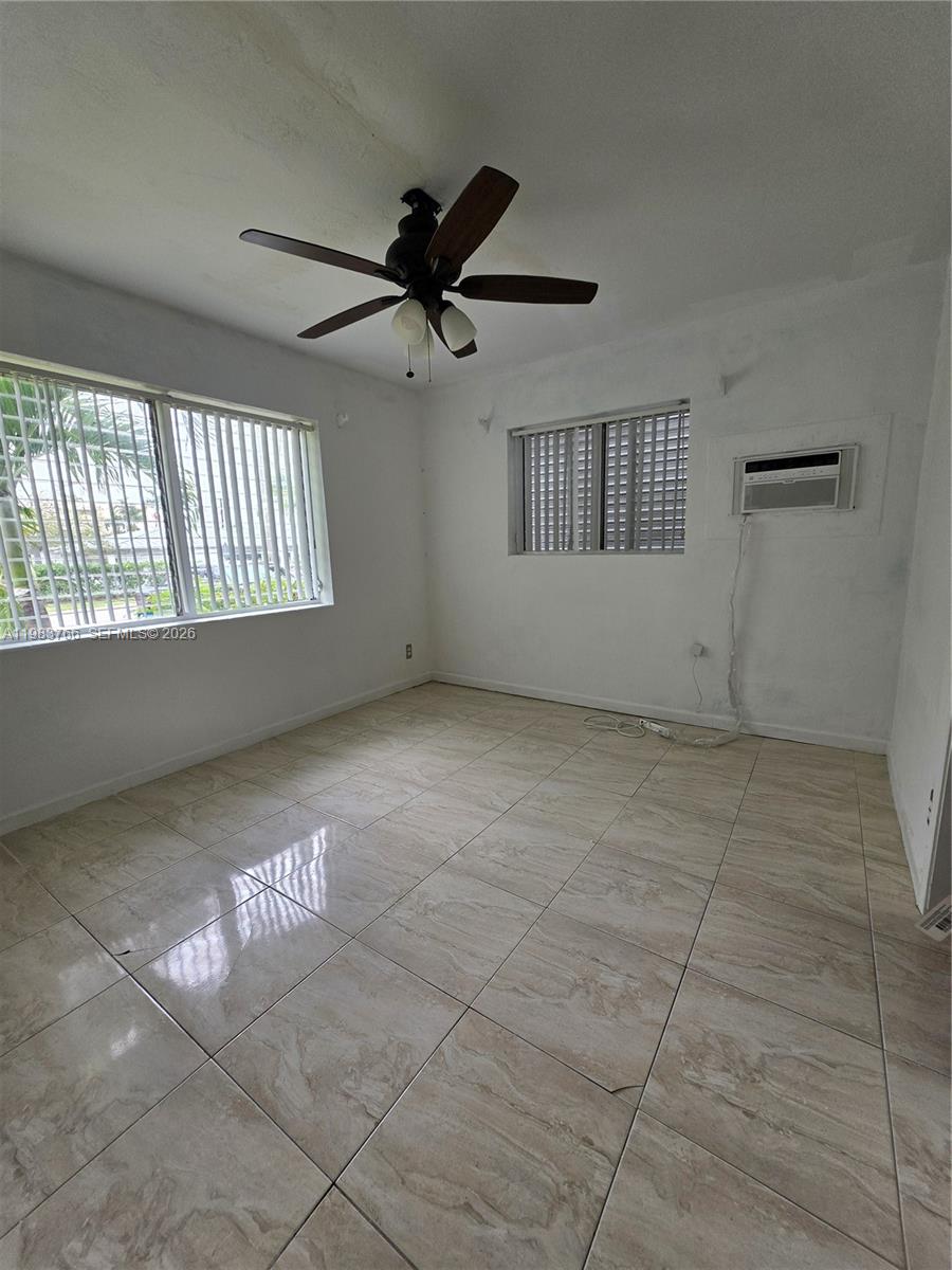 A11983766 Property Photo 12