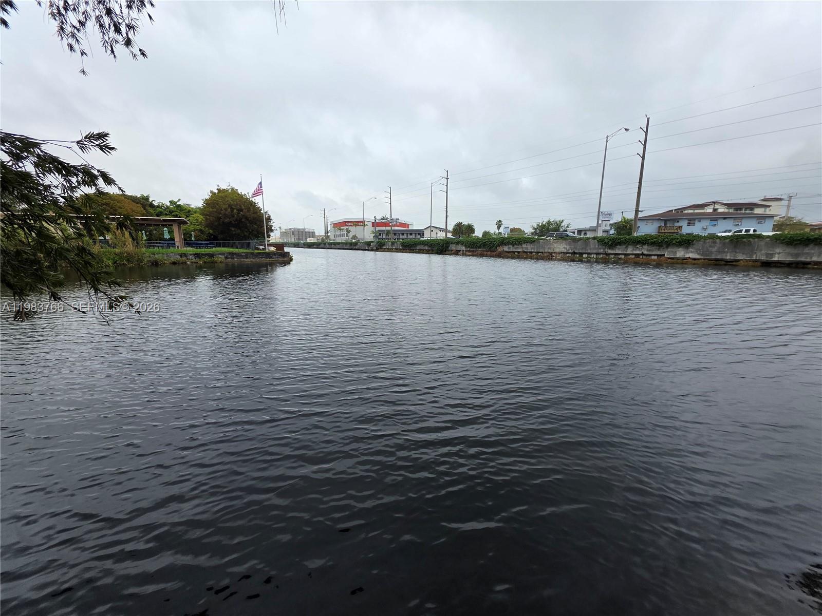 A11983766 Property Photo 16