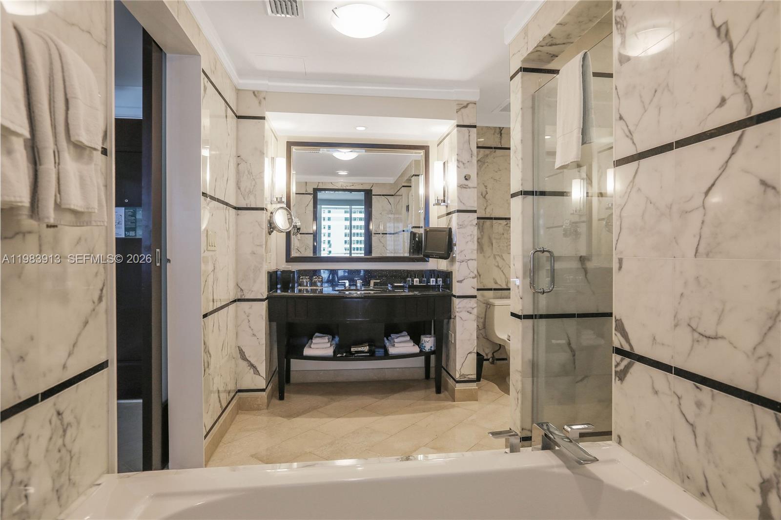 4391 Collins Ave 605 Property Photo 11
