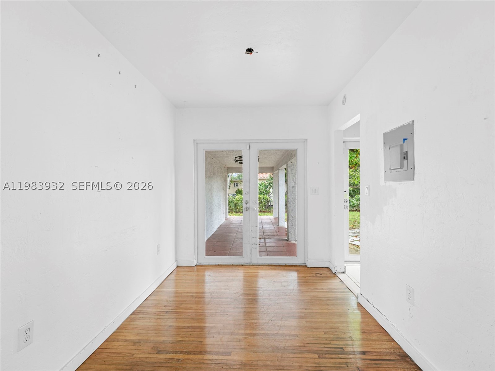 6437 Sw 10th St Property Photo 8