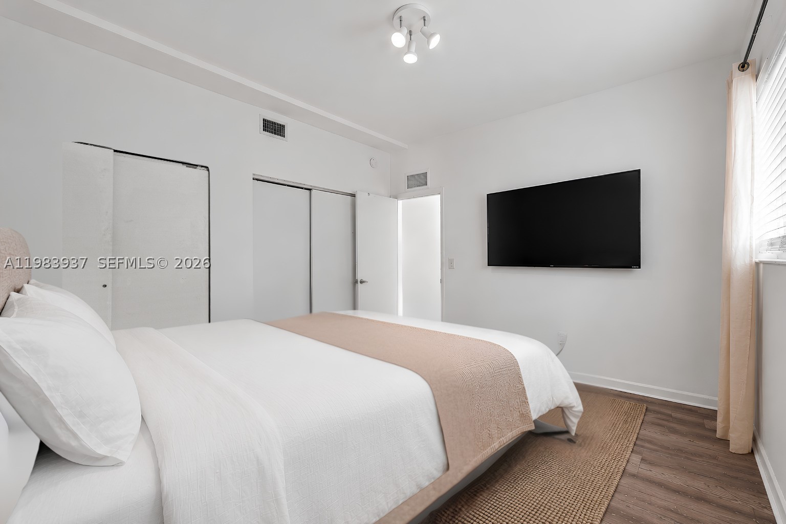 1185 Marseille Drive 202 Property Photo 15