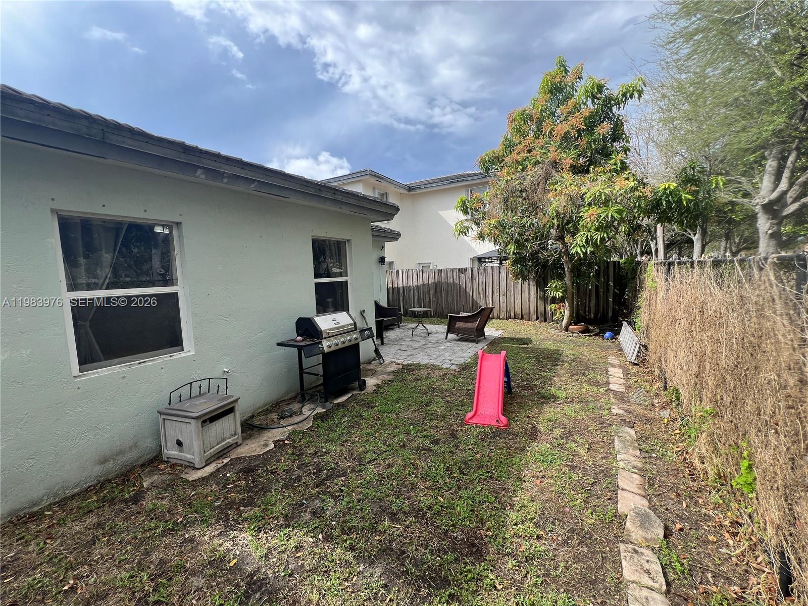 195 Ne 36th Ter Property Photo 4