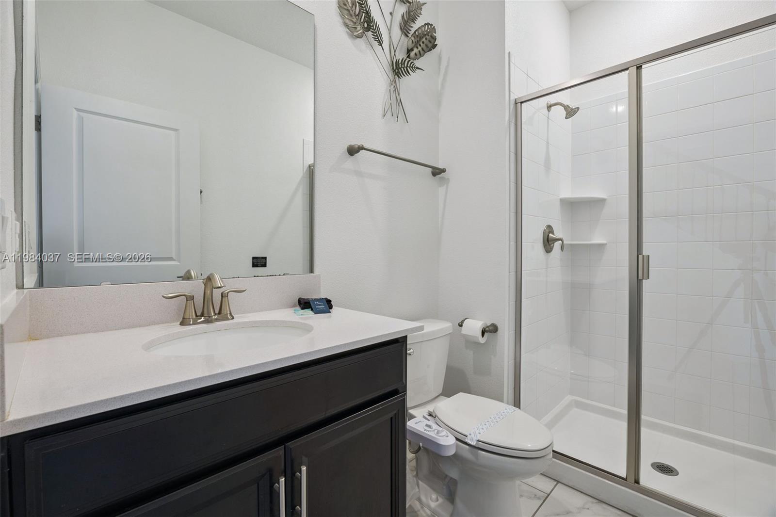 992 Leasder St Property Photo 3