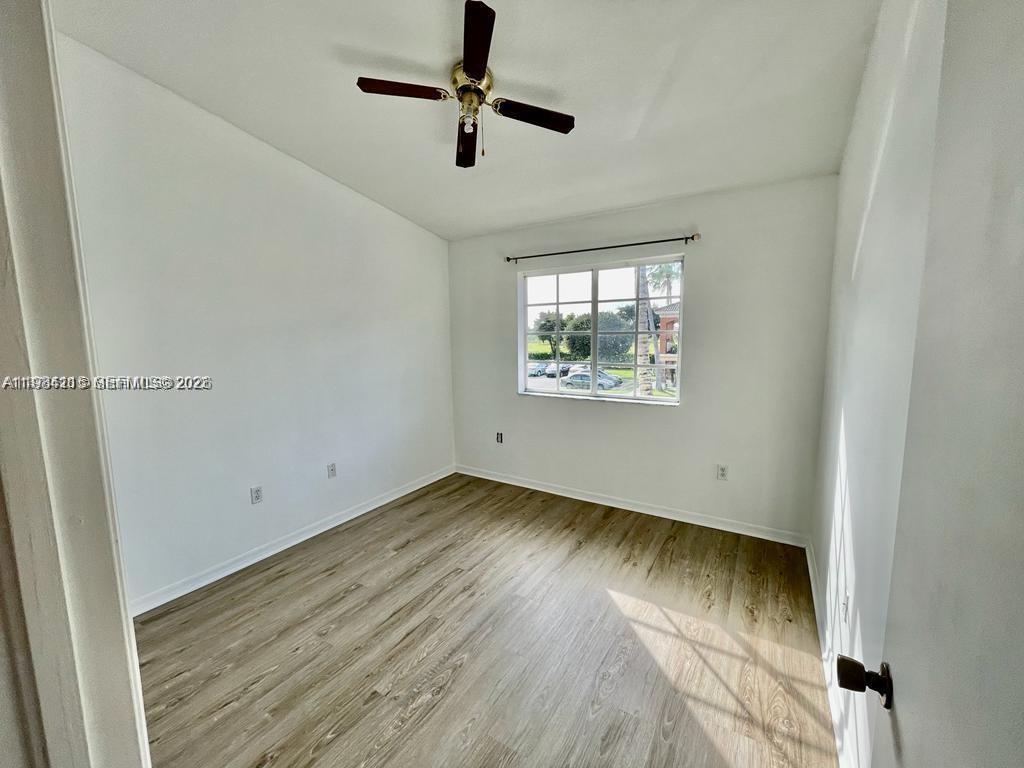975 Ne 33rd Ter 203 Property Photo 8