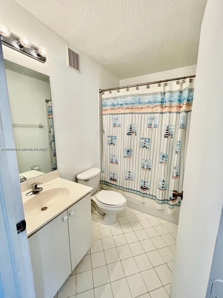 975 Ne 33rd Ter 203 Property Photo 9