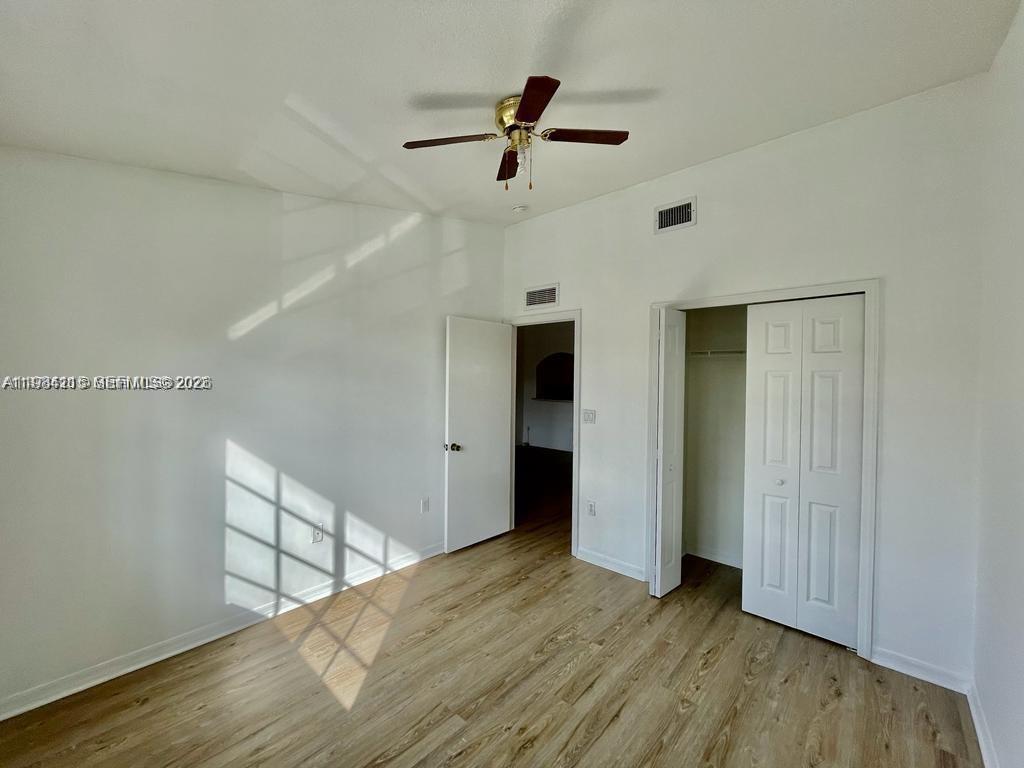 975 Ne 33rd Ter 203 Property Photo 10