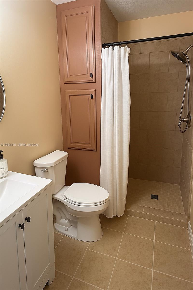 975 Ne 33rd Ter 203 Property Photo 12