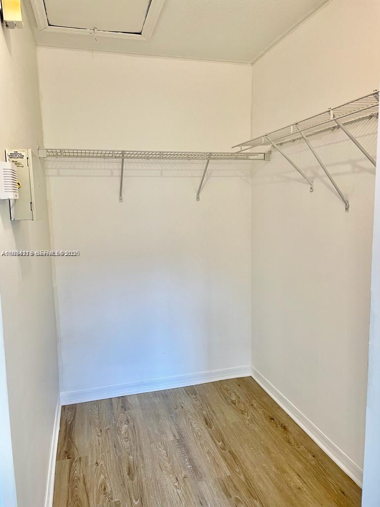 975 Ne 33rd Ter 203 Property Photo 15