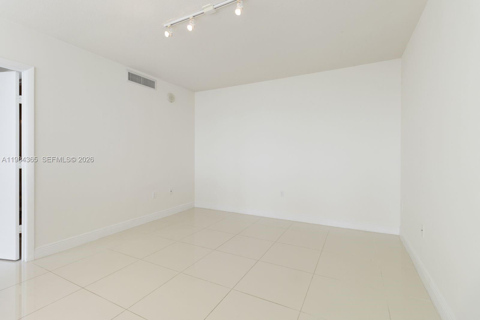 1861 Nw North River Dr 3 Property Photo 12