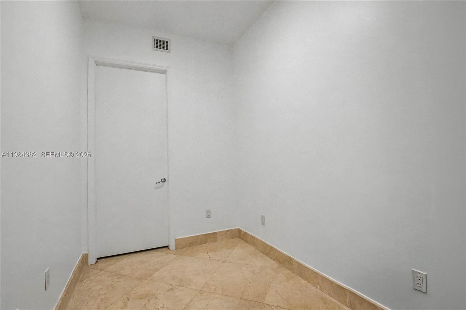 5959 Collins Ave 1503 Property Photo 38